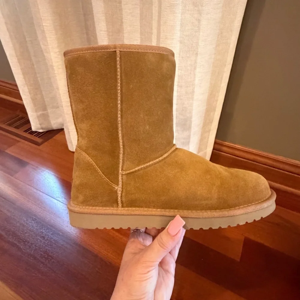 Koolaburra by UGG Chestnut Short Fall Boots, Winter Cozy Shearling, Size 10